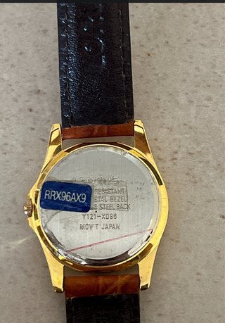 Reloj Lorus Dorado con Correa Marrón