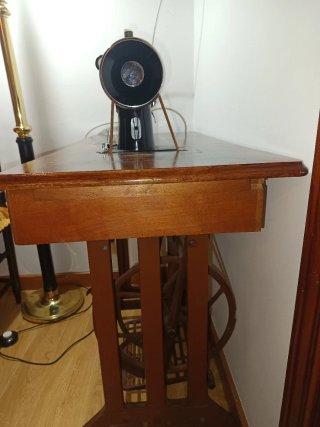 Máquina de coser Alfa antigua
