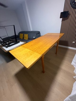 Mesa de comedor extensible de madera