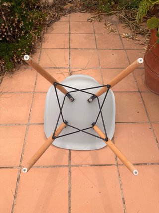 2 Sillas Eames Grises Patas Madera