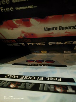 Maleta con 9 vinilos Dance/Electro