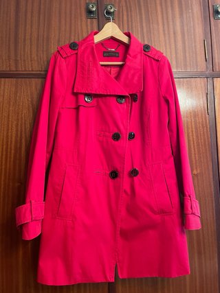 Gabardina Zara Roja
