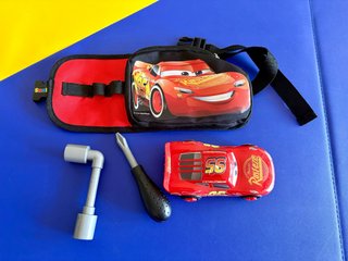 Coche Rayo McQueen desmontable con herramientas