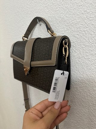 Bolso Guess Marrón y Beige
