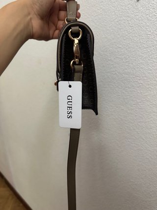 Bolso Guess Marrón y Beige