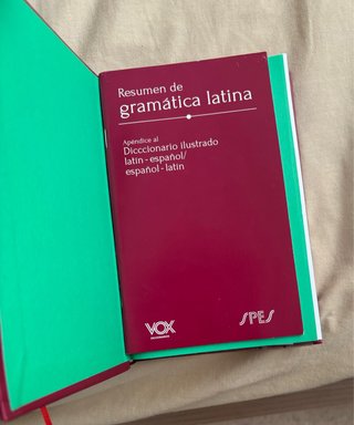 Diccionario de latín + Biblia