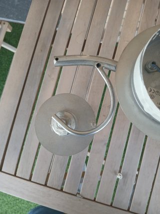 Lámpara de mesa  plateada cromada