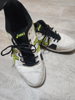 Deportivas Asics Blancas y Amarillas Talla 44.5