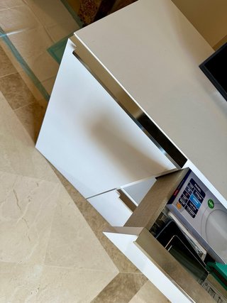 Mueble de salón blanco lacado de madera