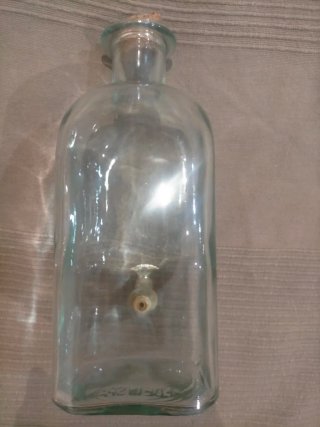 2 Botellas con Grifo + Sifón