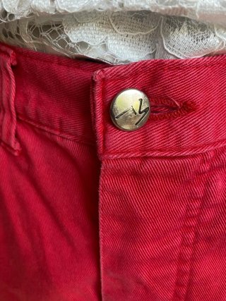 Pantalón tejano rojo