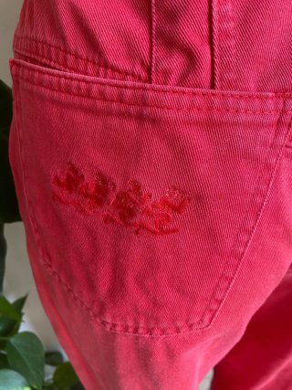 Pantalón tejano rojo