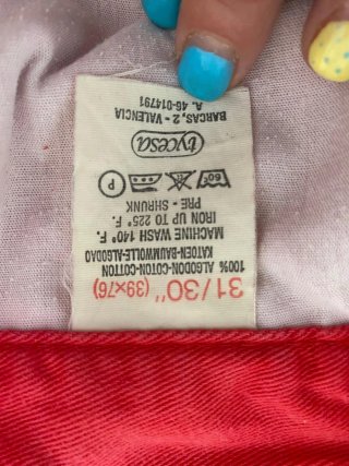 Pantalón tejano rojo