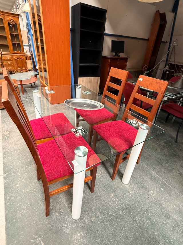 4 Sillas de Comedor Madera y Tela Roja