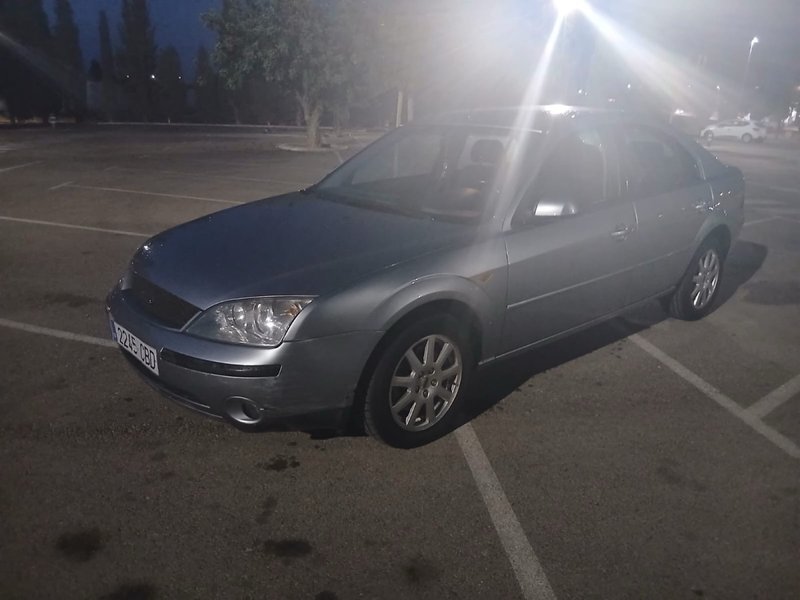 Ford Mondeo 2003 - foto 1