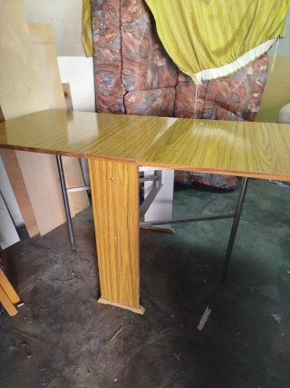 Mesa plegable madera y metal