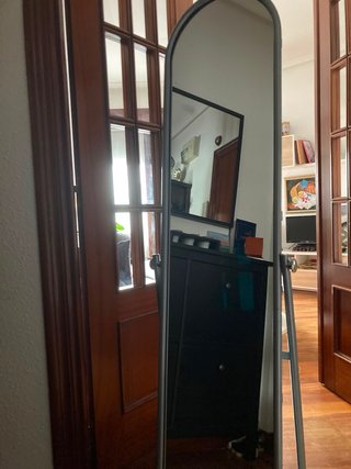 Espejo de pie moderno