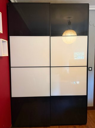 Habitación: Cama canapé, mesillas y armario