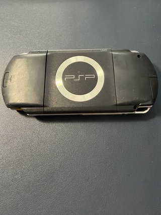 PSP 1004 Negra + Juego MediEvil Resurrección