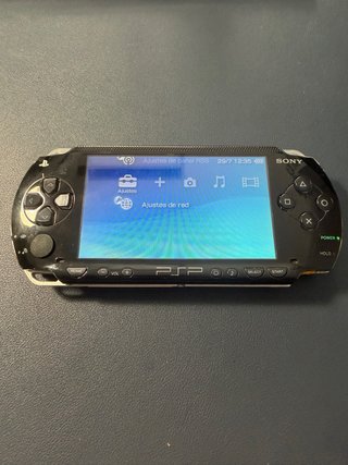 PSP 1004 Negra + Juego MediEvil Resurrección