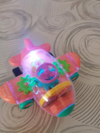 Avión de juguete con luces