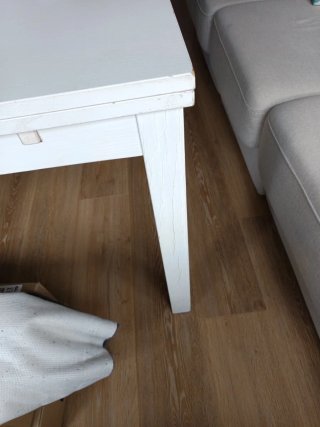 Mesa de comedor de madera blanca