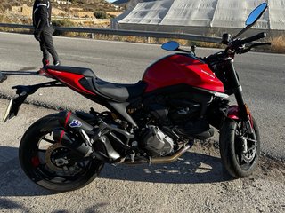 Ducati Monster 937 Roja