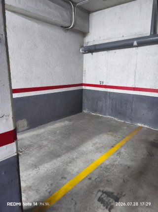 Plaza de parking.Al lado de Correos