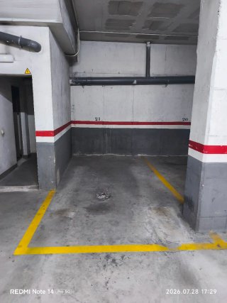 Plaza de parking.Al lado de Correos