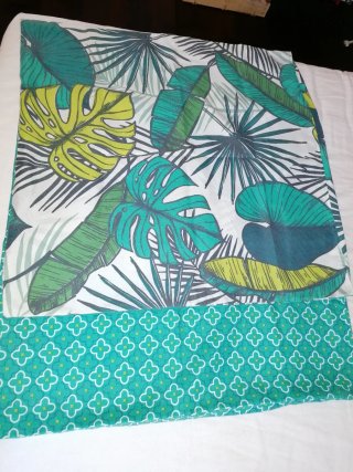 Copricuscini con fantasia tropicale