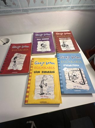 5 libros del diario de greg en euskera