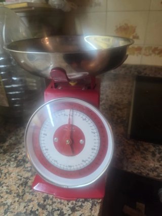 Báscula de cocina roja