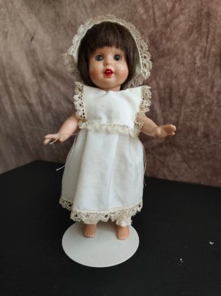 Mariquita Pérez 20 cm con traje de bolillos