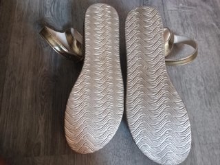 Sandalias doradas