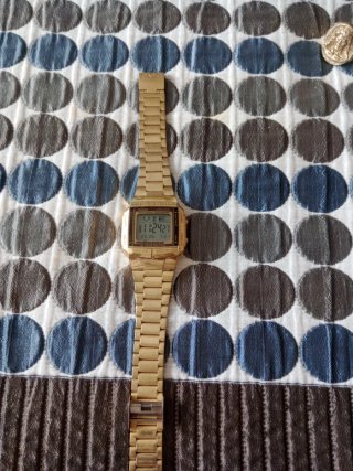 Reloj Casio Dorado