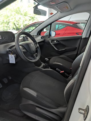 Peugeot 208 2016