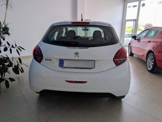 Peugeot 208 2016