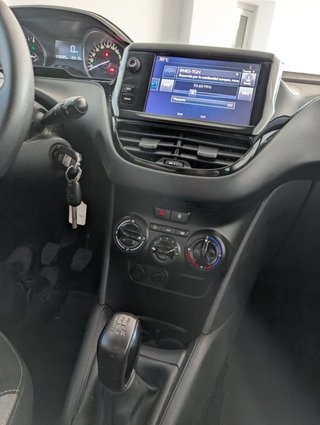 Peugeot 208 2016