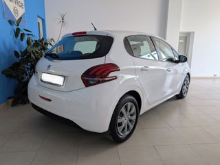 Peugeot 208 2016