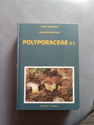 Libro de micología POLYPORACEAE