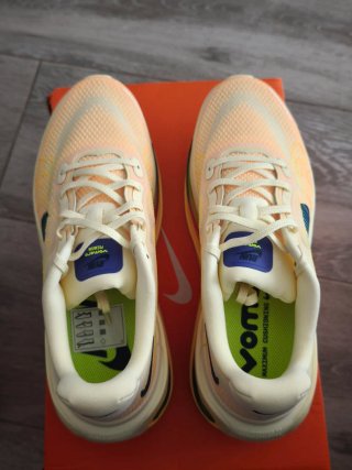 Nike Vomero Premium Talla 43