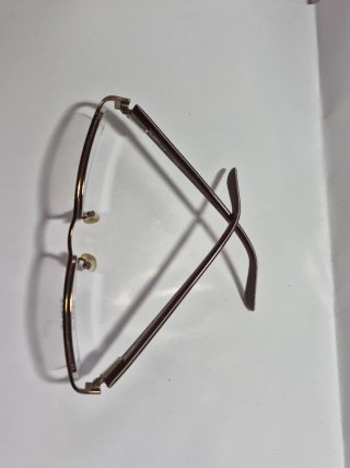 Gafas graduadas marrones y doradas