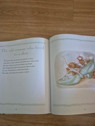 Libro Beatrix Potter Nursery Rhyme Book