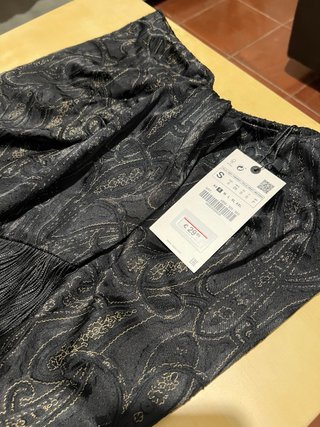 Falda Zara con flecos y estampado