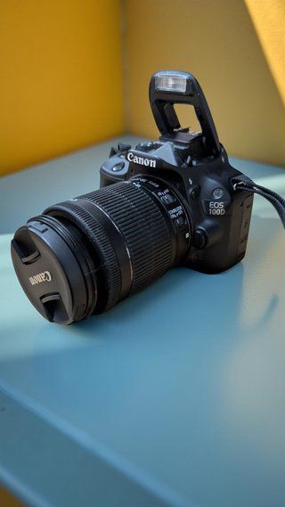 Canon EOS 100 Cámara Digital