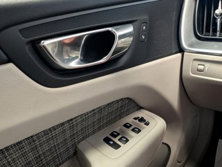 Volvo XC60 2.0 D3 Momentum 150 CV