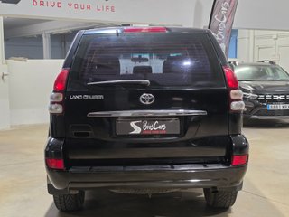 TOYOTA Land Cruiser 3.0 D4D VX