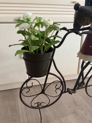 Adorno jardin perro bicicleta macetas metal