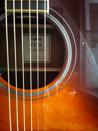 Guitarra Yamaha FS TA Transacoustic