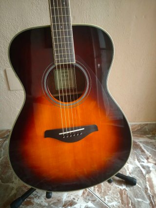 Guitarra Yamaha FS TA Transacoustic